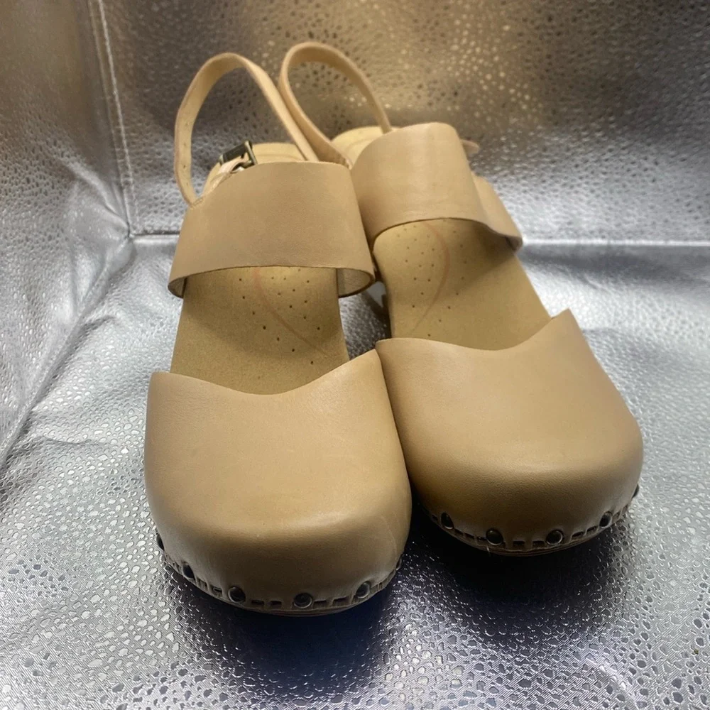 NWOT Dansko 41 beige clogs - Picture 2 of 8